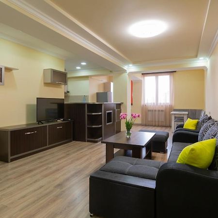 Umba Apartment N5 - Balcony And Mount Ararat View エレバン エクステリア 写真
