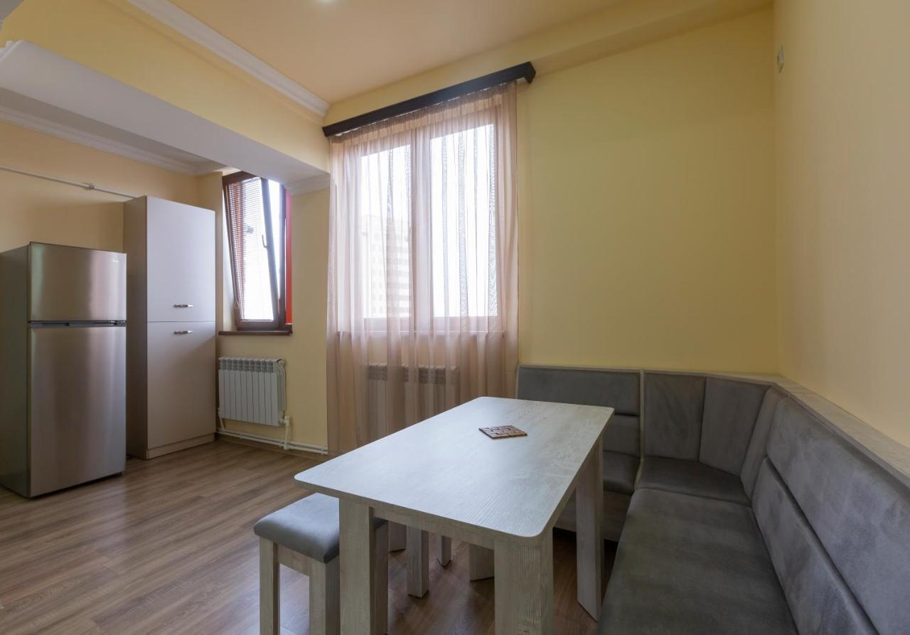 Umba Apartment N5 - Balcony And Mount Ararat View エレバン エクステリア 写真